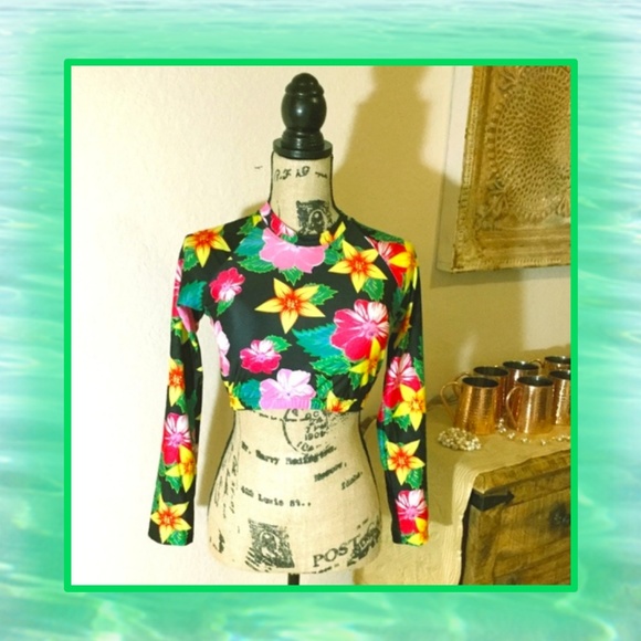 Yesstyle Other - NWOT Floral Cropped Rash Guard 32-34 C